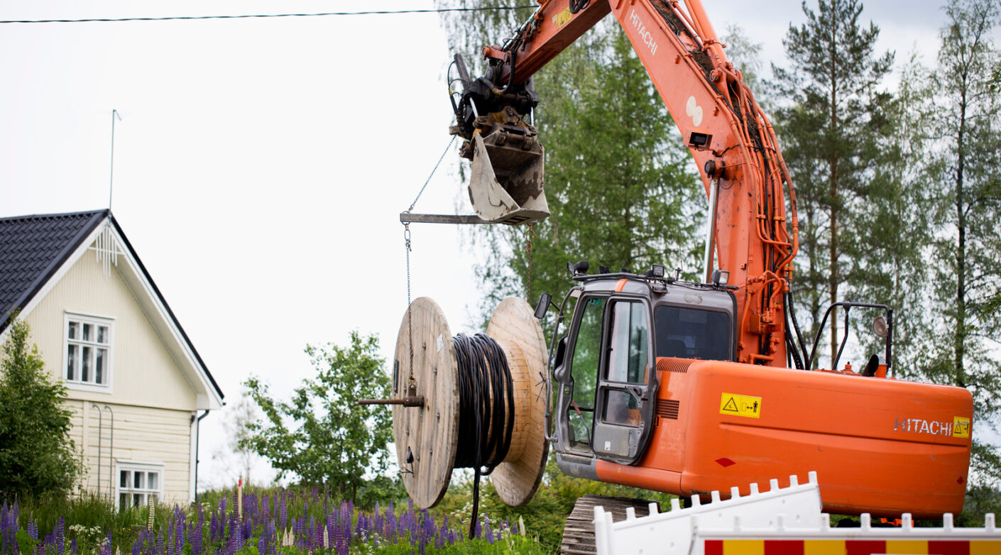 Sähköverkon maakaapelointi menossa